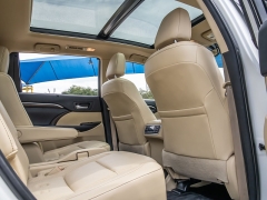 Used 2015  Toyota Highlander 4d SUV FWD Limited Platinum at A Motors Sales & Finance near San Antonio&comma; TX