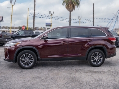 Used 2019  Toyota Highlander 4d SUV FWD XLE at A Motors Sales & Finance near San Antonio&comma; TX