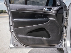 Used 2017  Jeep Grand Cherokee 4d SUV 4WD Laredo Altitude at A Motors Sales & Finance near San Antonio, TX