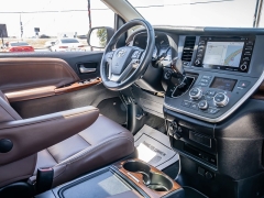 Used 2020  Toyota Sienna 4d Wagon FWD Limited Premium 7-Passenger at A Motors Sales & Finance near San Antonio&comma; TX