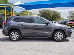Used 2016  Jeep Cherokee 4d SUV 4WD Limited V6 at A Motors Sales & Finance near San Antonio&comma; TX