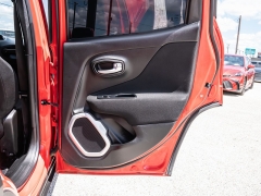Used 2018  Jeep Renegade 4d SUV FWD Latitude at A Motors Sales & Finance near San Antonio&comma; TX