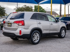 Used 2015  Kia Sorento 4d SUV FWD LX at A Motors Sales & Finance near San Antonio, TX