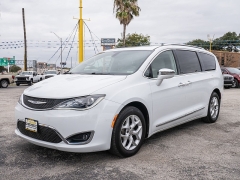 Used 2020  Chrysler Pacifica 4d Wagon Limited at A Motors Sales & Finance near San Antonio, TX