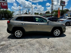 Used 2016 Jeep Cherokee 4d SUV FWD Latitude V6 at A Motors Sales & Finance near San Antonio, TX