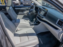 Used 2018  Toyota Highlander 4d SUV AWD XLE at A Motors Sales & Finance near San Antonio&comma; TX