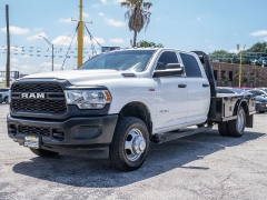 Used 2022  Ram 3500 Cab-Chassis 4WD Tradesman Crew Cab 60" CA 172&period;4" WB 10K at A Motors Sales & Finance near San Antonio&comma; TX