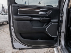 Used 2019  Ram 1500 2WD Crew Cab Laramie at A Motors Sales & Finance near San Antonio&comma; TX