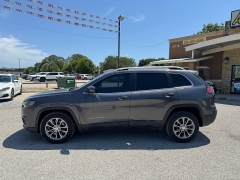 Used 2019 Jeep Cherokee 4d SUV FWD Latitude Plus 2.4L at A Motors Sales & Finance near San Antonio, TX
