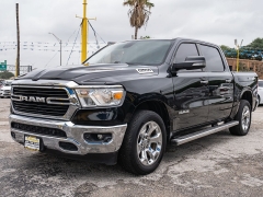 Used 2019  Ram 1500 2WD Crew Cab Big Horn&sol;Lone Star at A Motors Sales & Finance near San Antonio&comma; TX