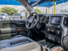 Used 2020  GMC Sierra 2500 4WD Crew Cab Denali Dsl at A Motors Sales & Finance near San Antonio&comma; TX