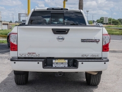 Used 2017  Nissan Titan 4WD Crew Cab SV at A Motors Sales & Finance near San Antonio&comma; TX