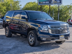 Used 2020  Chevrolet Suburban 4d SUV 4WD LT at A Motors Sales & Finance near San Antonio, TX