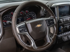 Used 2020  Chevrolet Silverado 1500 2WD Crew Cab LT at A Motors Sales & Finance near San Antonio&comma; TX