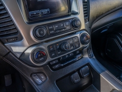 Used 2020  Chevrolet Suburban 4d SUV 4WD LT at A Motors Sales & Finance near San Antonio, TX