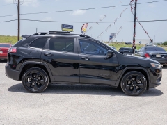 Used 2020  Jeep Cherokee 4d SUV FWD Latitude Plus Altitude 2&period;4L at A Motors Sales & Finance near San Antonio&comma; TX