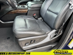 Used 2019 Chevrolet Suburban 4d SUV 4WD LT at A Motors Sales & Finance near San Antonio, TX