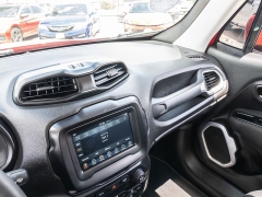 Used 2018  Jeep Renegade 4d SUV FWD Latitude at A Motors Sales & Finance near San Antonio&comma; TX