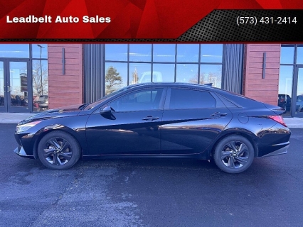 2021 Hyundai Elantra SEL's photo