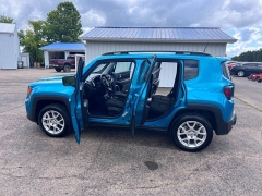 Used 2022  Jeep Renegade Latitude 4x4 at Leadbelt Auto Sales near Farmington, MO