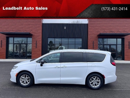 Used 2024 Chrysler Pacifica Touring L FWD at Leadbelt Auto Sales near Leadington, MO