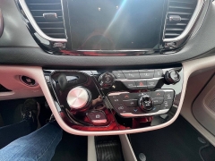 Used 2023  Chrysler Pacifica Touring L FWD at Leadbelt Auto Sales near Leadington&comma; MO