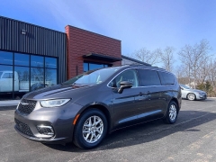 Used 2022  Chrysler Pacifica Touring L FWD at Leadbelt Auto Sales near Leadington&comma; MO
