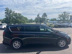 Used 2023  Chrysler Pacifica Touring L FWD at Leadbelt Auto Sales near Leadington&comma; MO