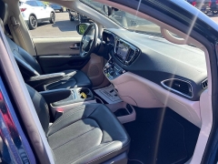 Used 2023  Chrysler Pacifica Touring L FWD at Leadbelt Auto Sales near Leadington&comma; MO