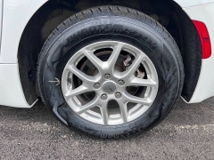 Used 2024  Chrysler Pacifica Touring L FWD at Leadbelt Auto Sales near Leadington&comma; MO