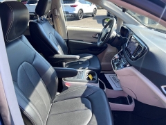 Used 2023  Chrysler Pacifica Touring L FWD at Leadbelt Auto Sales near Leadington&comma; MO