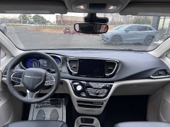 Used 2024  Chrysler Pacifica Touring L FWD at Leadbelt Auto Sales near Leadington&comma; MO