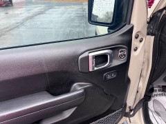 Used 2022  Jeep Gladiator Willys 4x4 at Leadbelt Auto Sales near Leadington&comma; MO