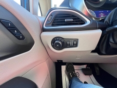 Used 2023  Chrysler Pacifica Touring L FWD at Leadbelt Auto Sales near Leadington&comma; MO