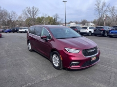 Used 2023  Chrysler Pacifica Touring L FWD at Leadbelt Auto Sales near Leadington&comma; MO