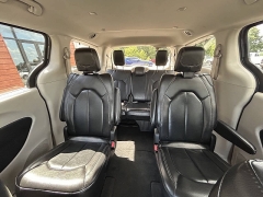 Used 2022  Chrysler Pacifica Touring L FWD at Leadbelt Auto Sales near Leadington&comma; MO