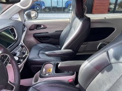 Used 2022  Chrysler Pacifica Touring L FWD at Leadbelt Auto Sales near Leadington&comma; MO