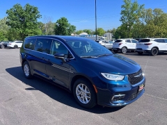 Used 2023  Chrysler Pacifica Touring L FWD at Leadbelt Auto Sales near Leadington&comma; MO