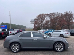 Used 2017  Chrysler 300C 4d Sedan RWD V8 at Leadbelt Auto Sales near Farmington, MO
