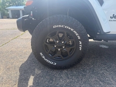 Used 2021 Jeep Gladiator Willys 4x4 at Leadbelt Auto Sales near Farmington, MO