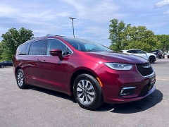 Used 2021  Chrysler Pacifica Touring L FWD at Leadbelt Auto Sales near Leadington&comma; MO