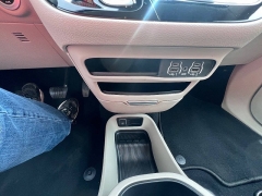 Used 2023  Chrysler Pacifica Touring L FWD at Leadbelt Auto Sales near Leadington&comma; MO