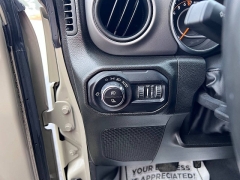 Used 2022  Jeep Gladiator Willys 4x4 at Leadbelt Auto Sales near Leadington&comma; MO