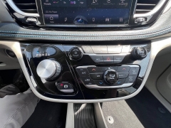 Used 2021  Chrysler Pacifica Touring L FWD at Leadbelt Auto Sales near Leadington&comma; MO