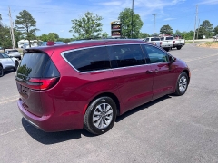 Used 2021  Chrysler Pacifica Touring L FWD at Leadbelt Auto Sales near Leadington&comma; MO