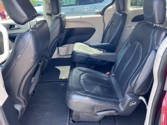 Used 2021  Chrysler Pacifica Touring L FWD at Leadbelt Auto Sales near Leadington&comma; MO