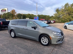 Used 2023  Chrysler Pacifica Touring L FWD at Leadbelt Auto Sales near Farmington, MO