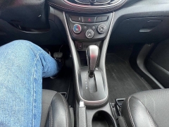 Used 2021  Chevrolet Trax FWD 4dr LT at Leadbelt Auto Sales near Leadington&comma; MO