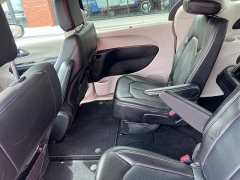 Used 2023  Chrysler Pacifica Touring L FWD at Leadbelt Auto Sales near Leadington&comma; MO