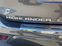Used 2021  Toyota Highlander FWD &lpar;Natl&rpar; at Leadbelt Auto Sales near Leadington&comma; MO